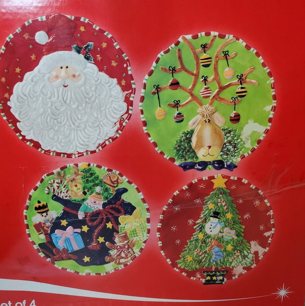 Set Of 4 Santa Dessert Plates JCpenney - Picture 7 of 7